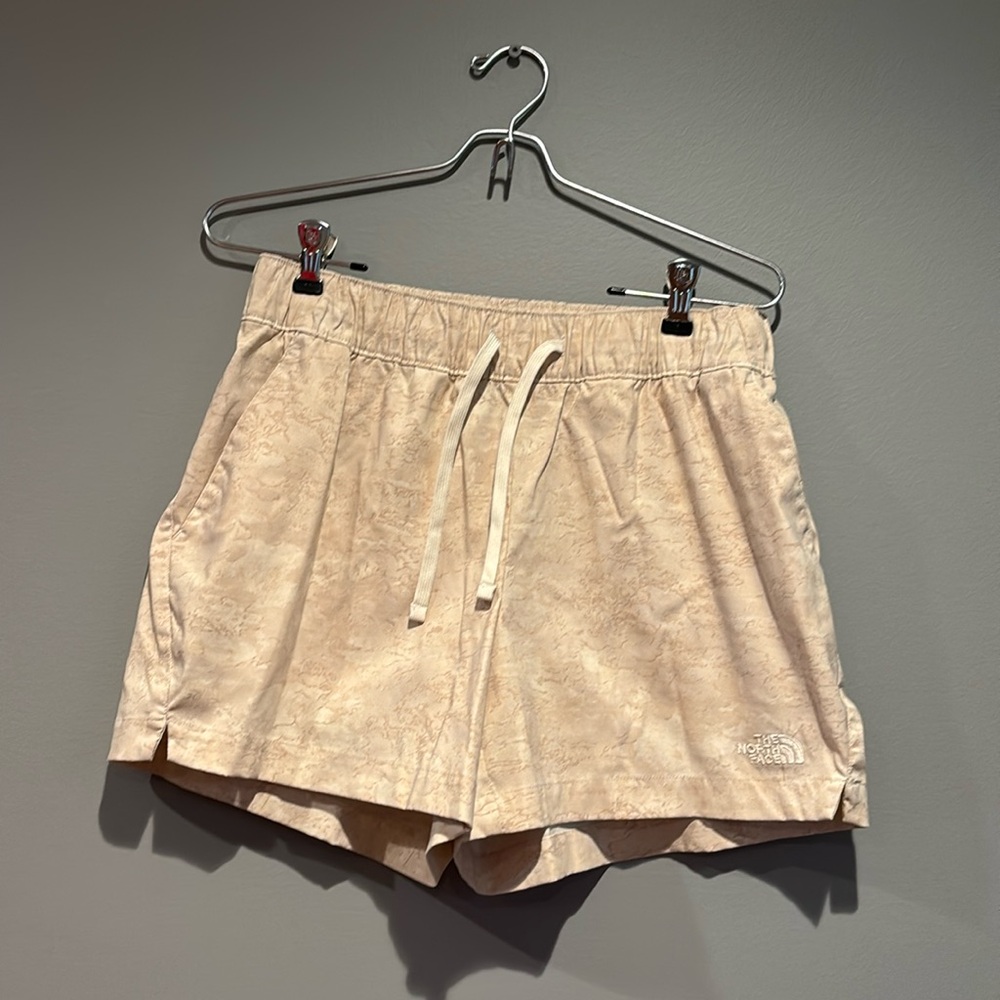 The North Face Cream Patterned Shorts women’s medium